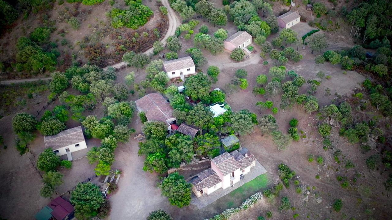 Li Paduleddi Country Guest House Olbia Exterior photo